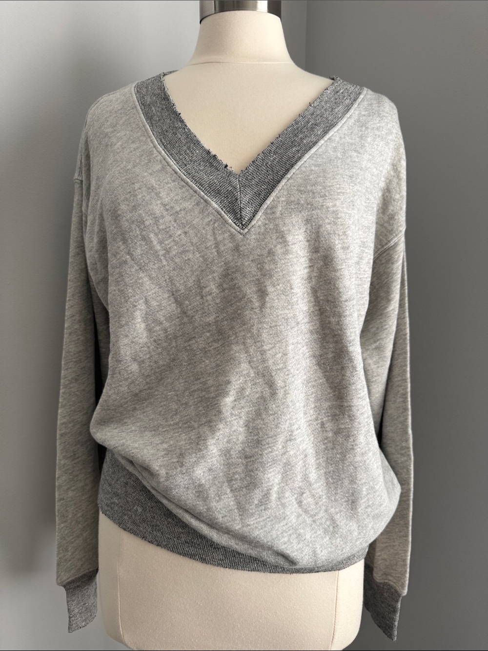 n:PHILANTHROPY NWT Women’s V-Neck French Terry Pullover - Grey, Size L